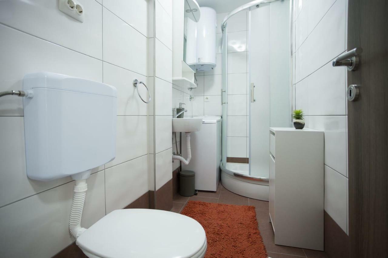 Apartman Leona Каштела Екстер'єр фото